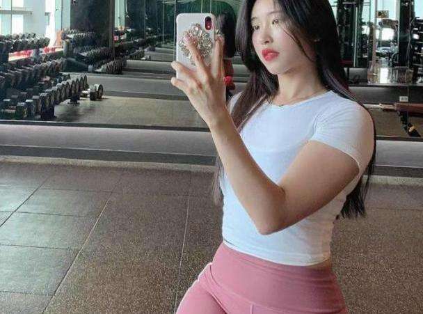 31岁女星闪嫁大25岁富豪 婚礼现场照曝光